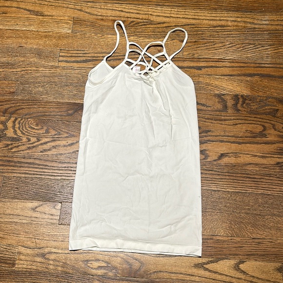 Yahada Tank - Picture 2 of 4